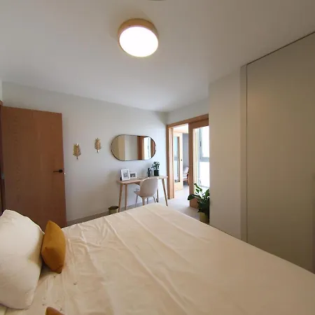 Luminoso Piso Con Vistas Privilegiadas.