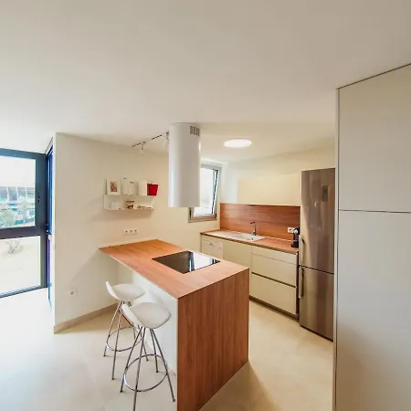 Apartamento Luminoso Piso Con Vistas Privilegiadas. *